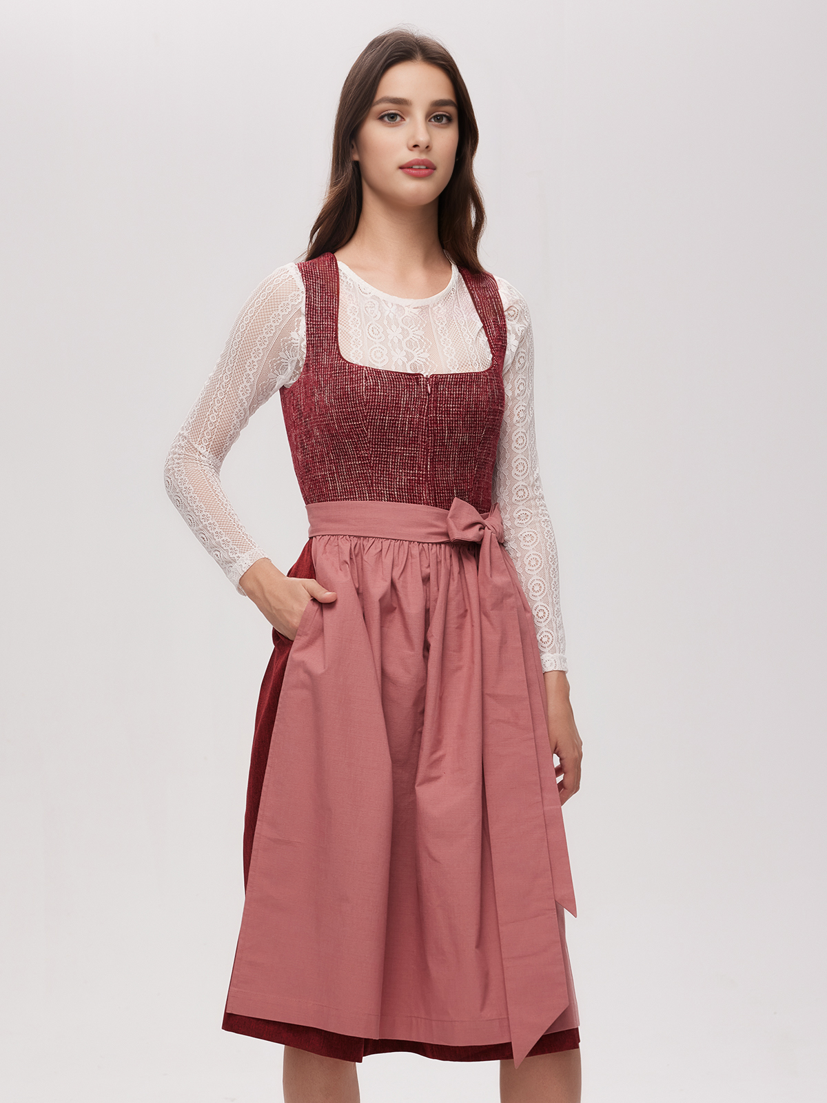 Dirndl in Dunkelgrün