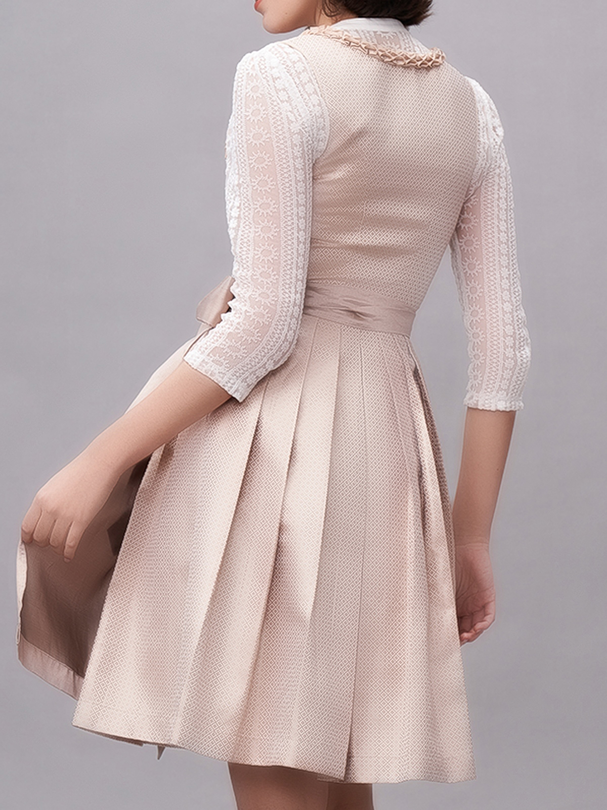 Dirndl Bluse in Beige