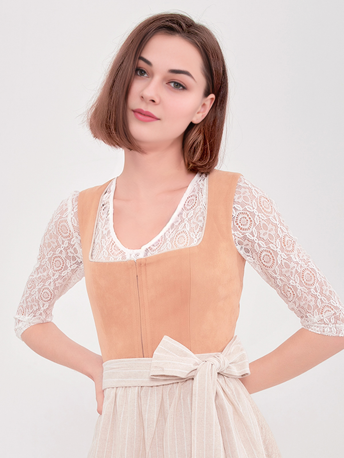 Traditionelles Dirndl in Braun
