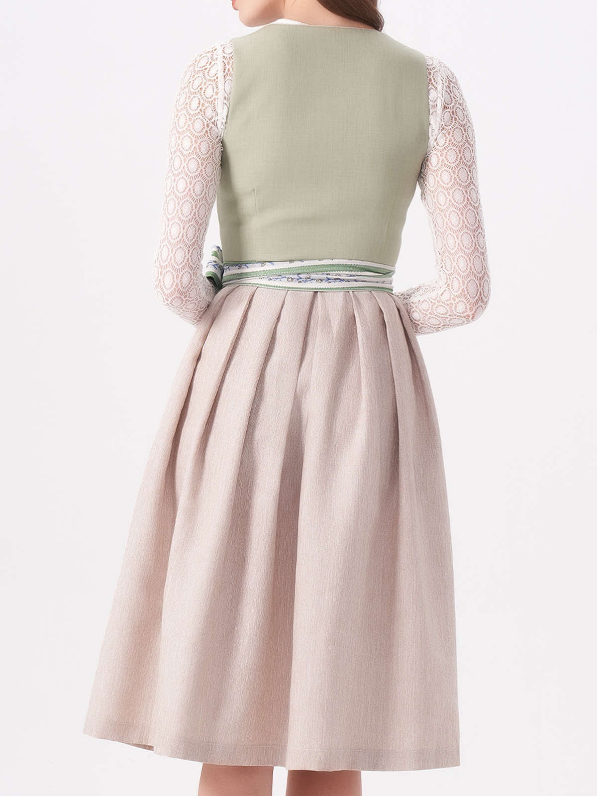Modernes Dirndl in Grün mit schlanker Silhouette