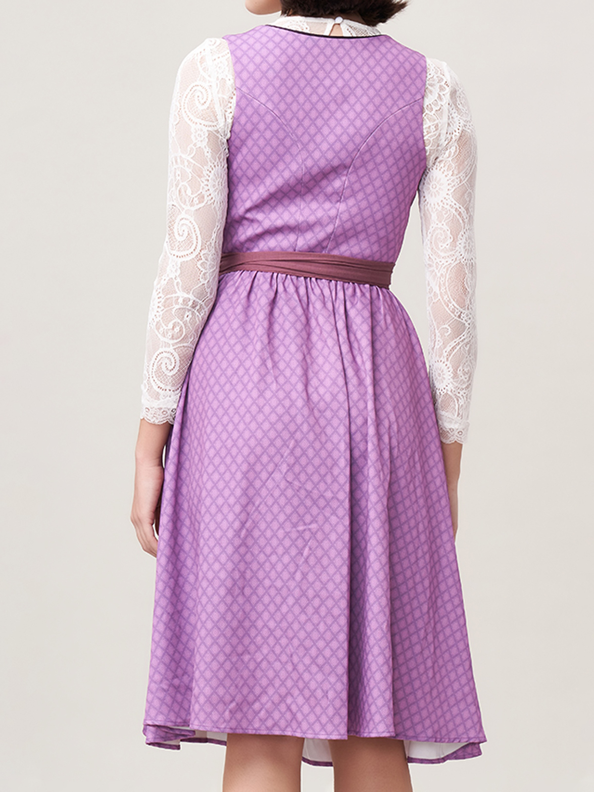 Dunkelgrünes Dirndl mit floralen Details