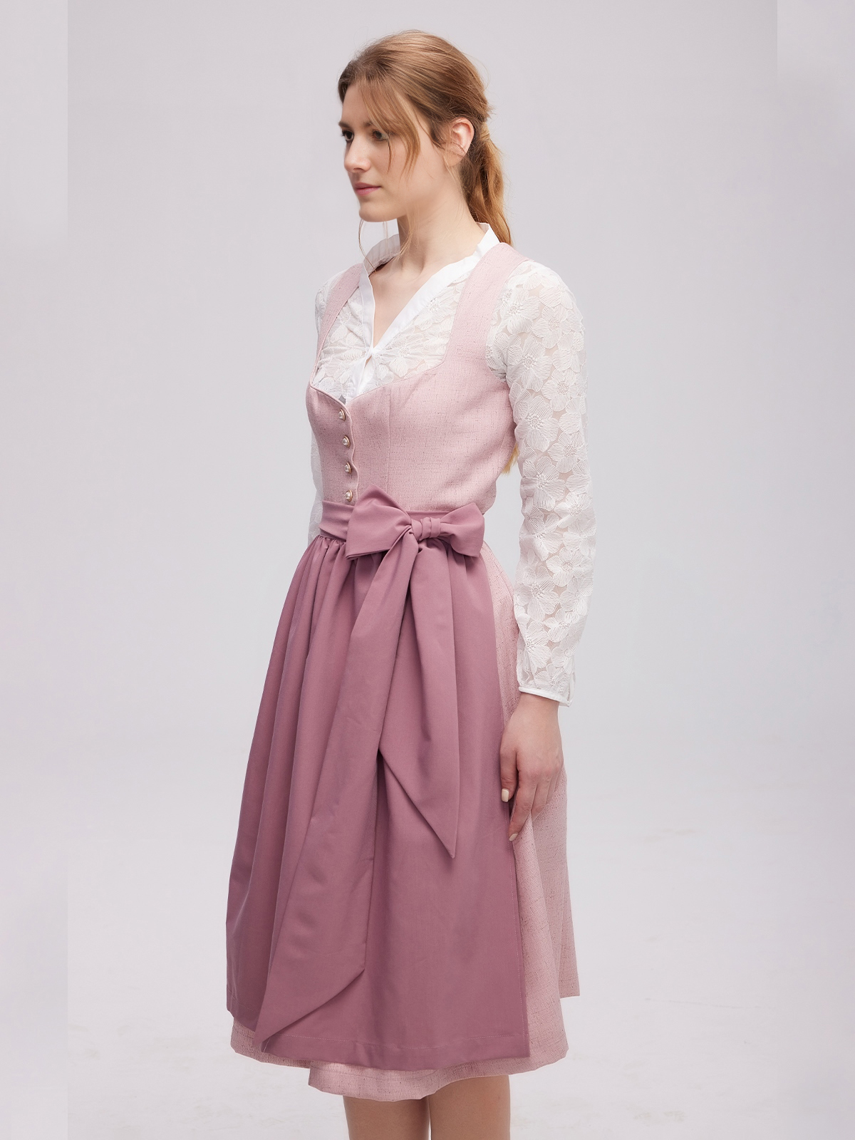 Dirndl in Jeansblau mit rosa Schürze