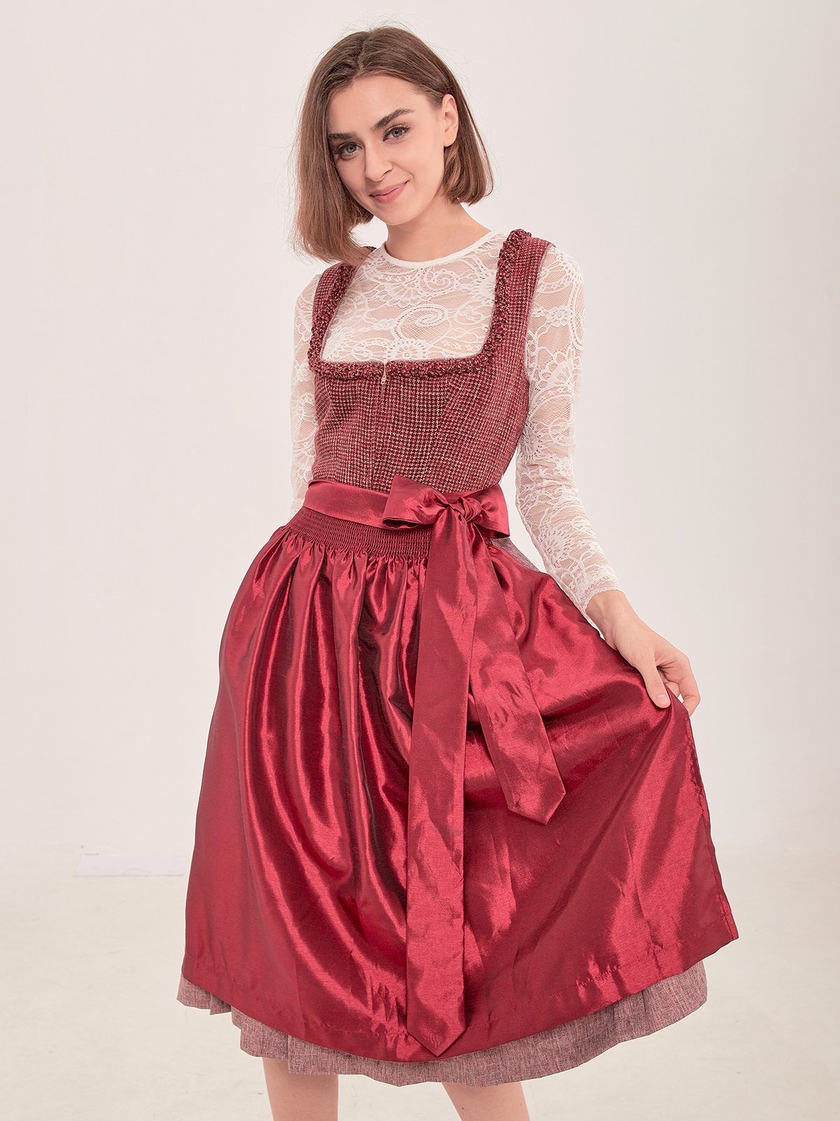 Dirndl in Rot – ein zeitloser Klassiker
