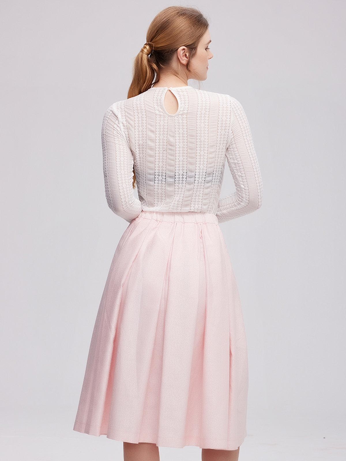 Dirndl Rosa Samt – Eleganz in zartem Rosé
