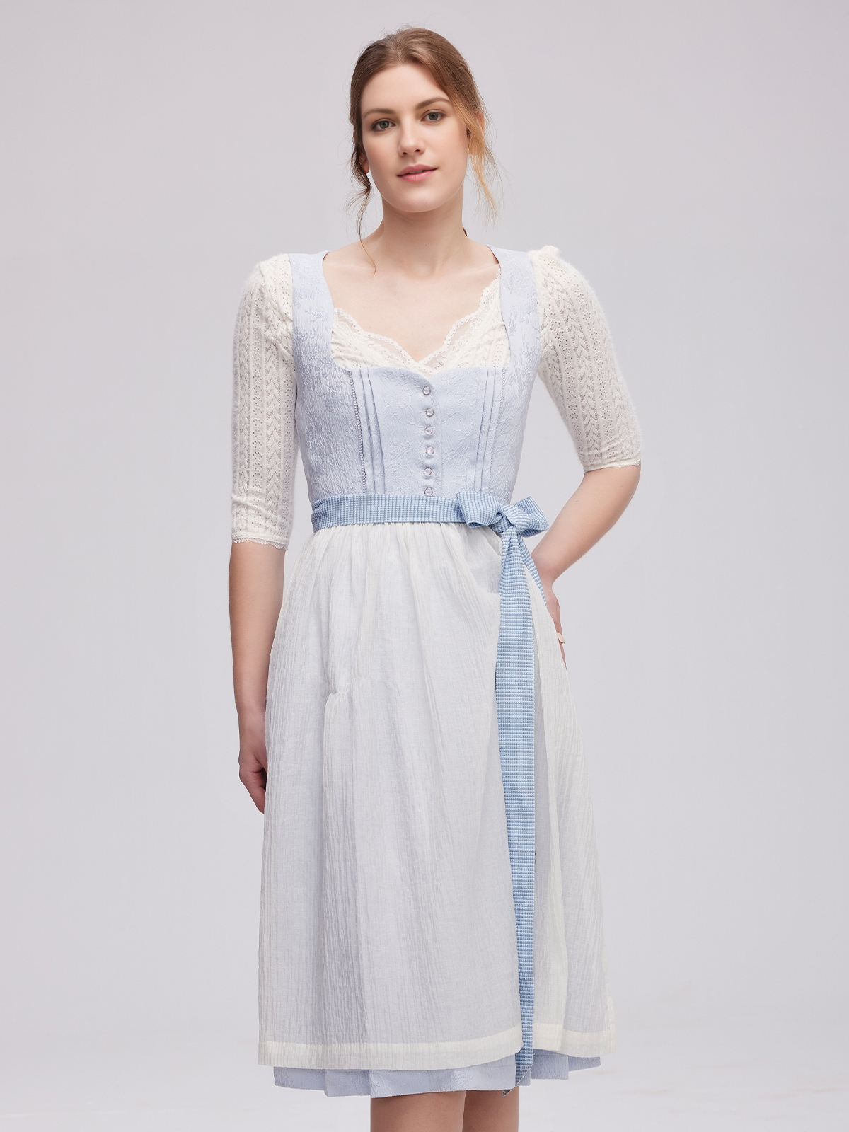 Dirndl Rosa – Eleganz und Tradition vereint