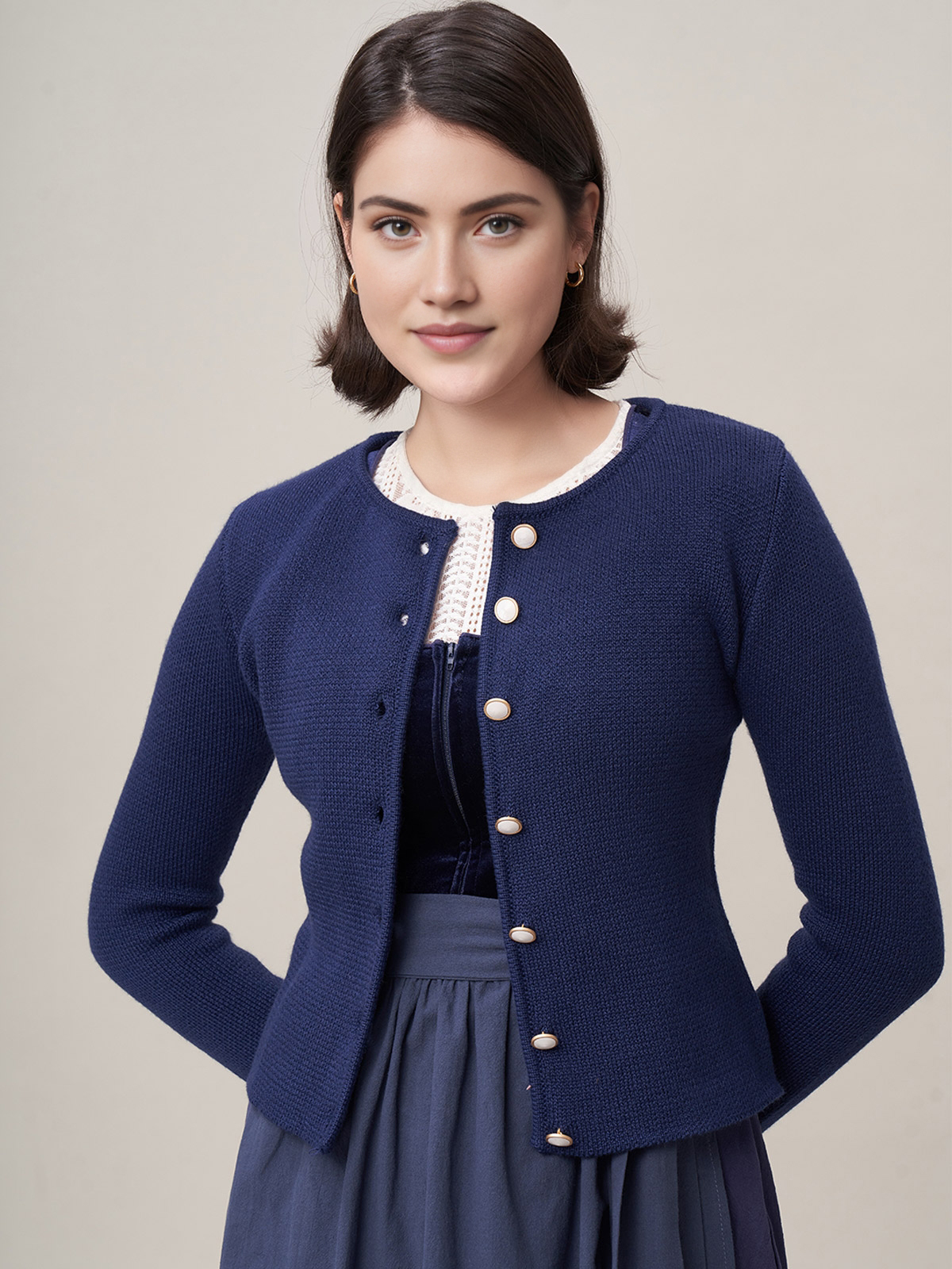 Dirndl in Marineblau