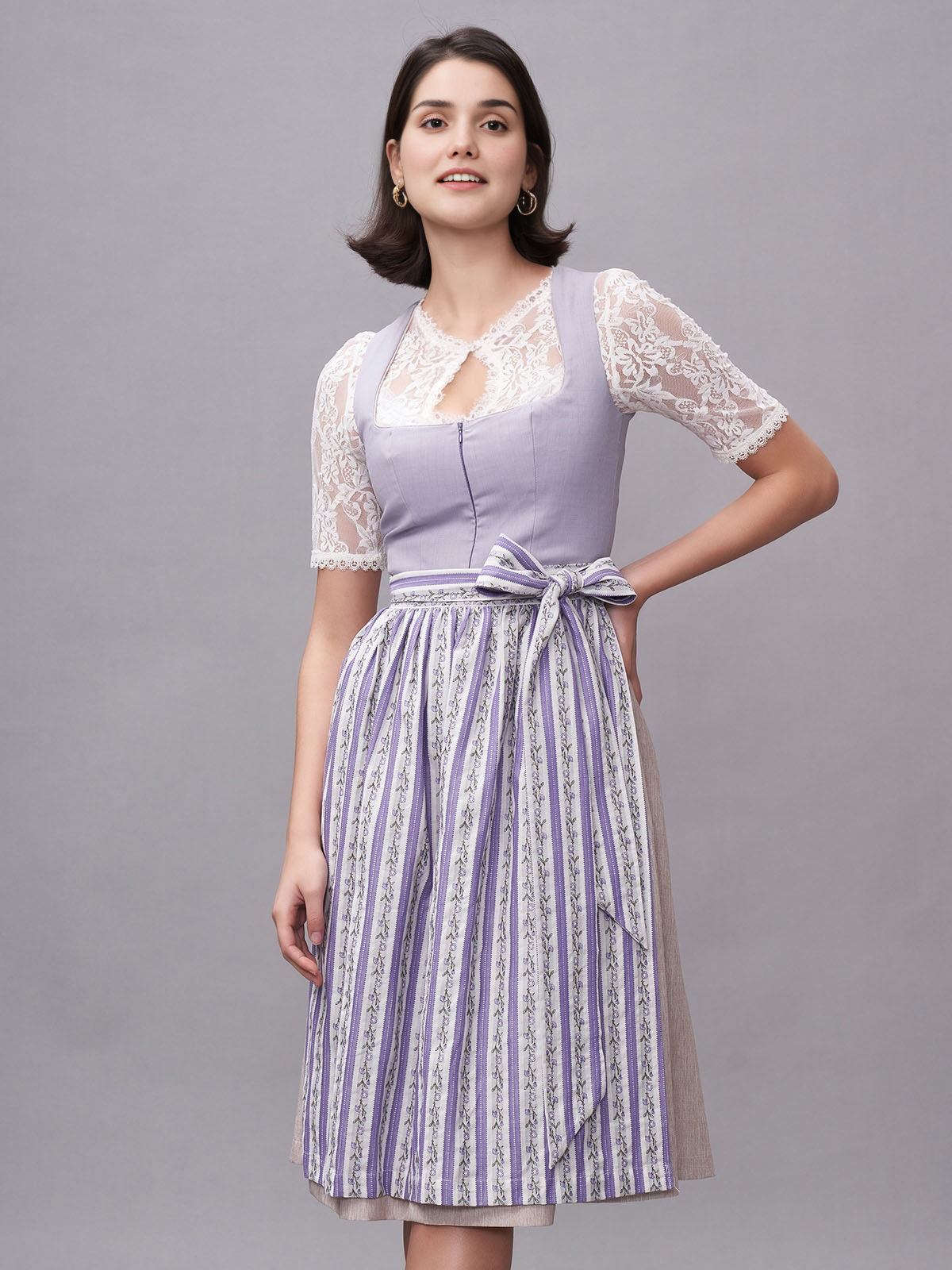 Dirndl in sattem Grün