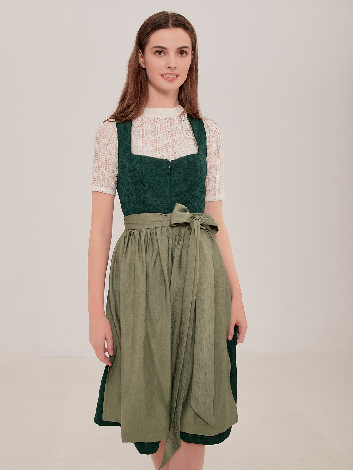 Dirndl in Grün – ein frischer Kontrast zu Rot