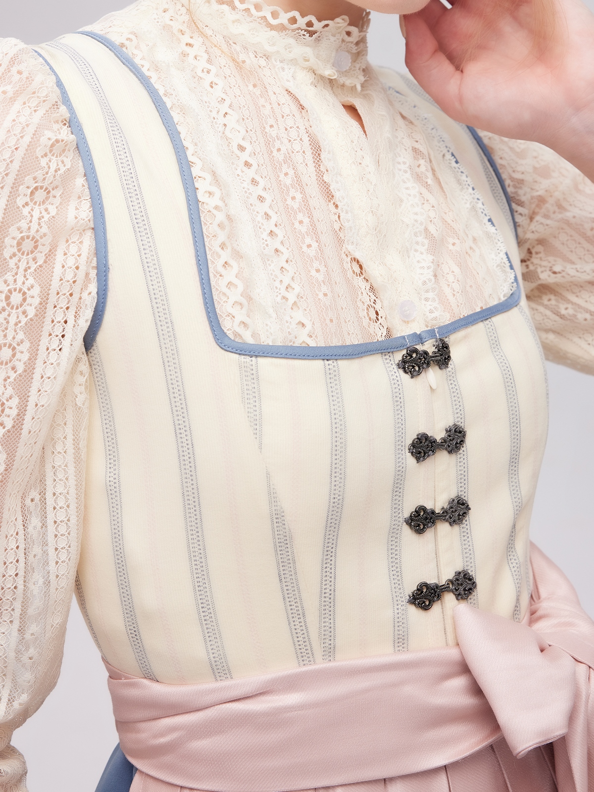Dirndl Hellblau Rosa