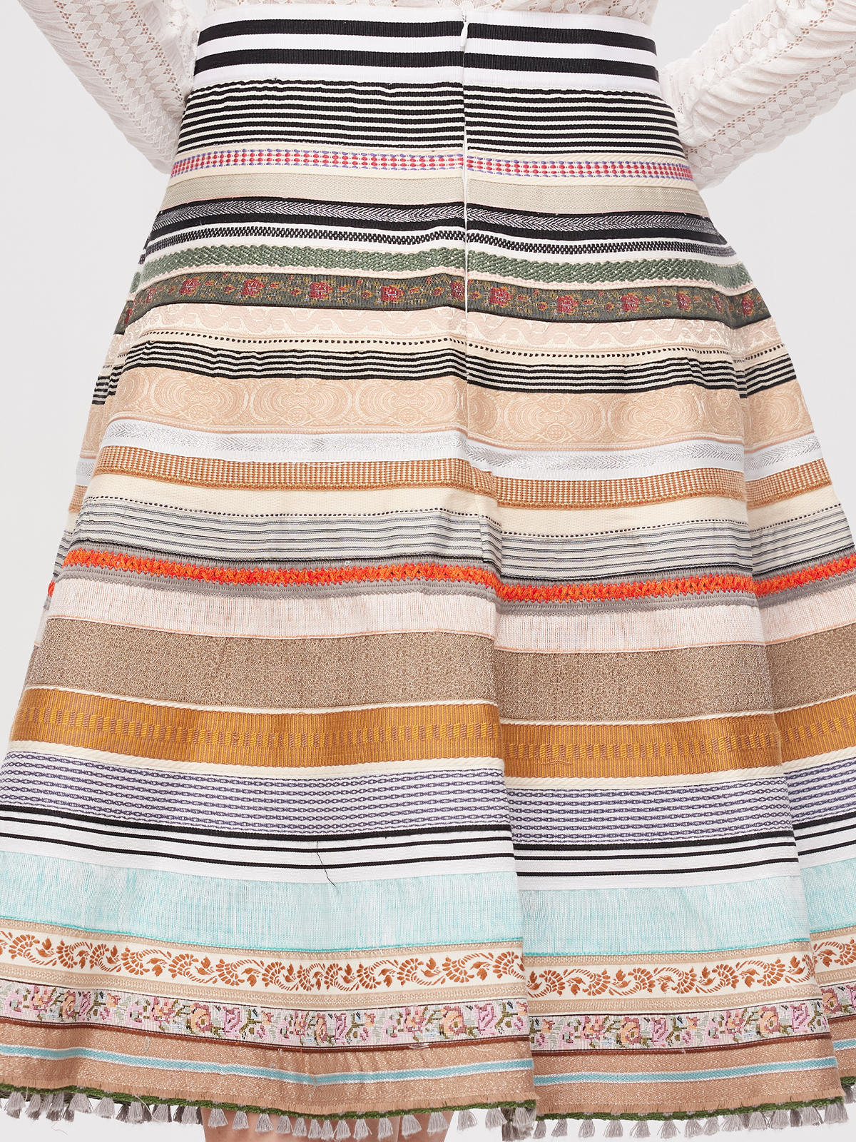 Dirndl in Gelb mit beiger Bluse
