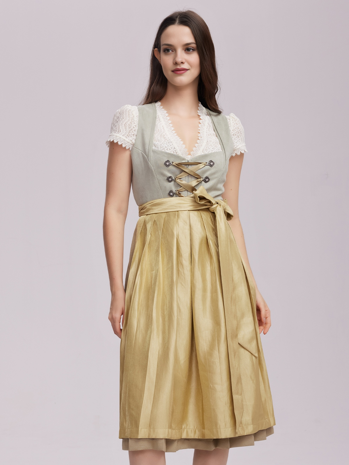Dirndl Bluse Grün – Eleganz und Tradition vereint